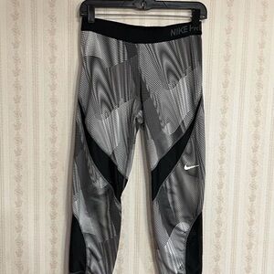 Nike Pro Dynamic Black and Gray Leggings